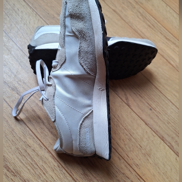 NEW BALANCE 327 Casual Sneakers from Finish Line Sz. 7 - Picture 8 of 11